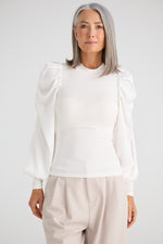 Elisabeth Top