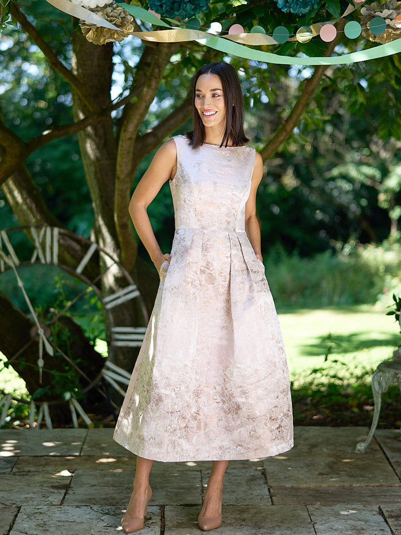 Coast Jacquard Dress Midi Gina Bacconi Almond Ann-Marie Metallic Jacquard Midi Dress Coast Jacquard Dress Midi Gina Bacconi Almond Ann-Marie Metallic Jacquard Midi Dress